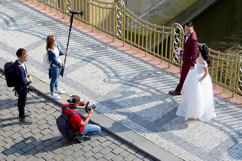 Wedding planning with your professional photographer